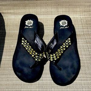 Yellow Box black with yellow & clear rhinestones wedge sandals, Size 7.5